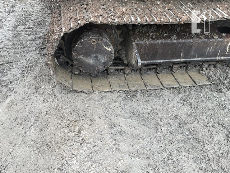 2011-deere-120d-image-10