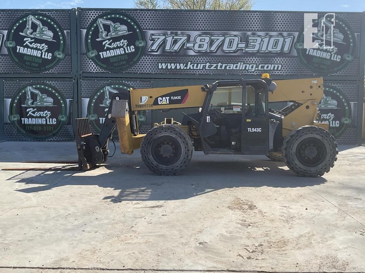 2013-caterpillar-tl943c-image-1