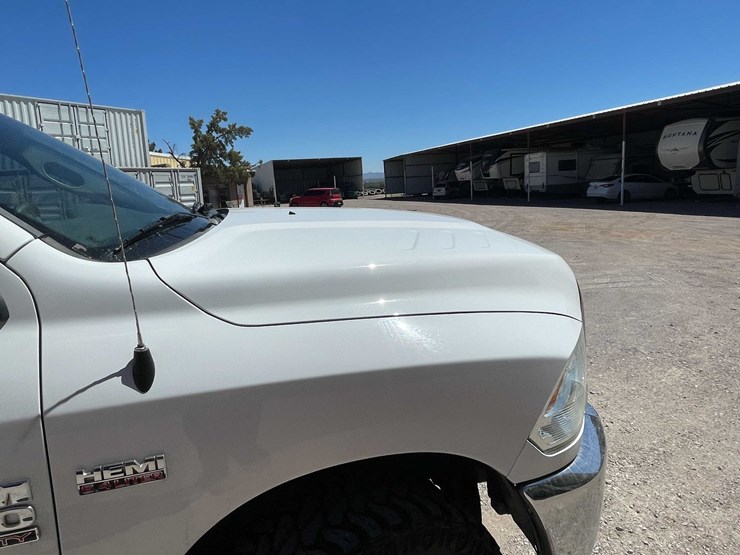 2016-dodge-2500-image-25