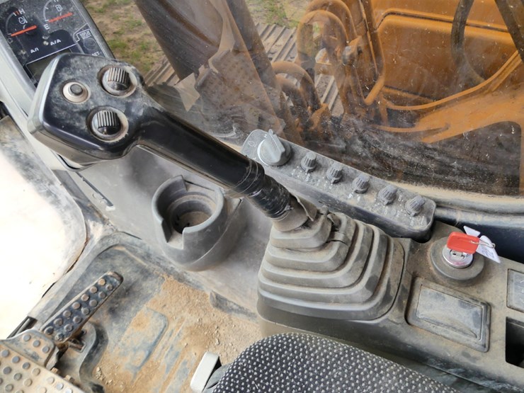 deere-200-lc-image-12