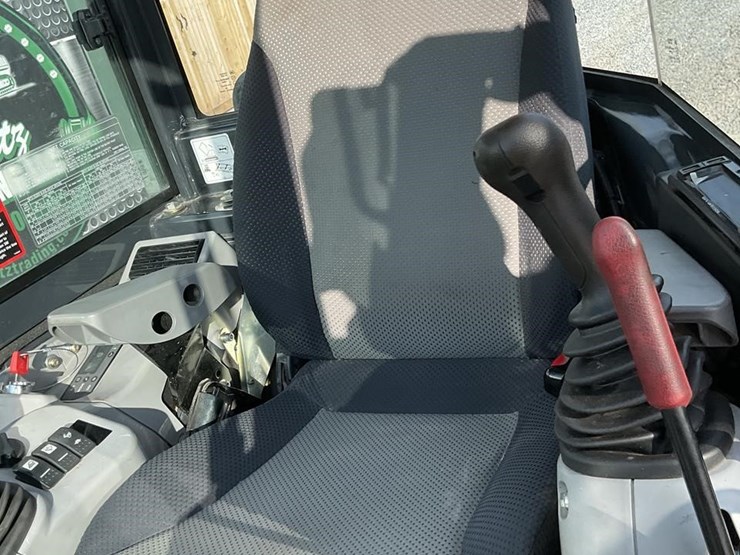 2023-deere-35g-image-15