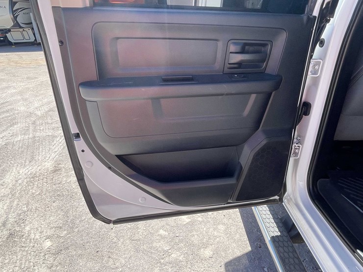 2016-dodge-2500-image-55