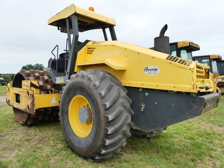 2012-bomag-bw211-image-5