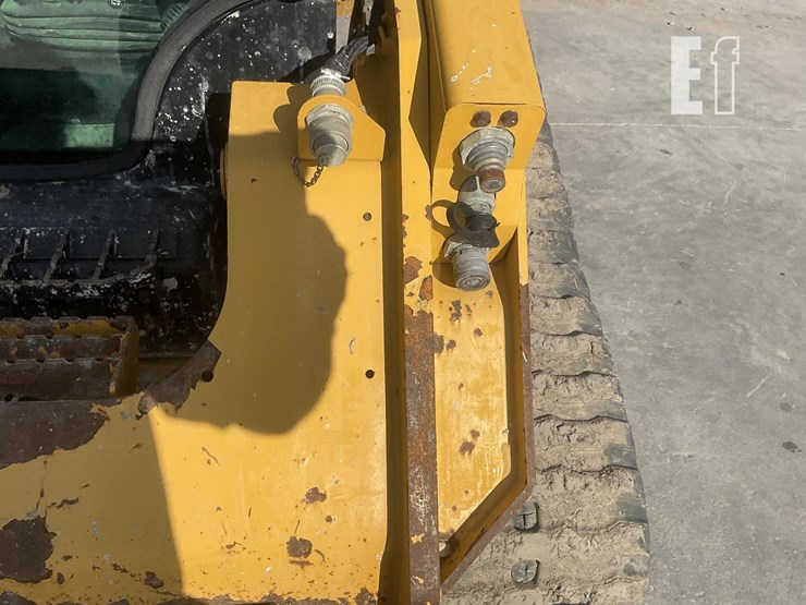 2021-caterpillar-279d3-image-13