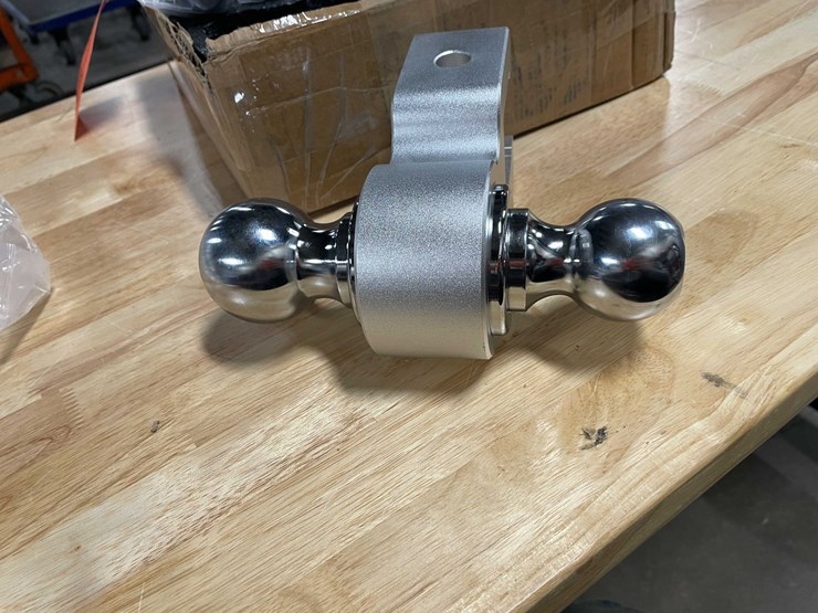 #2556-•-aluminum-adjustable-trailer-hitch-image-3