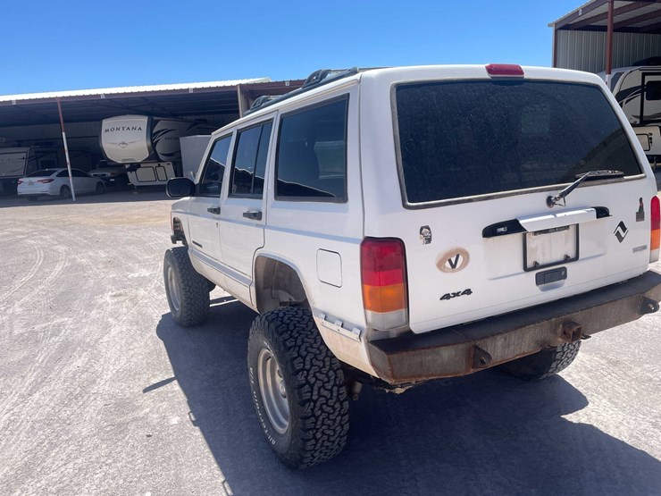 #152-•-2000-jeep-4x4-(has-tx-rebuilt-salvage-title)-image-4