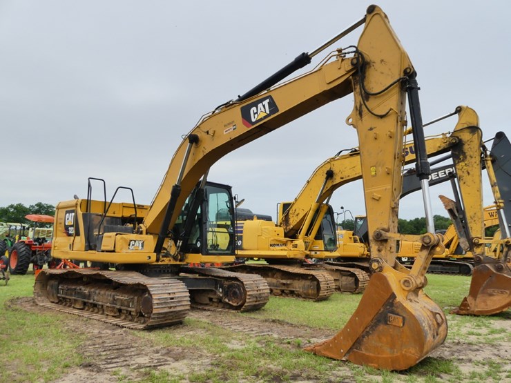 caterpillar-323-image-2