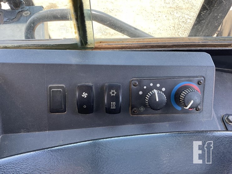 2017-deere-700k-image-13