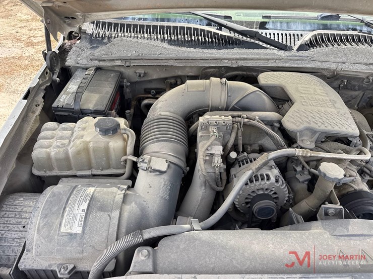 2007-chevrolet-3500-image-16