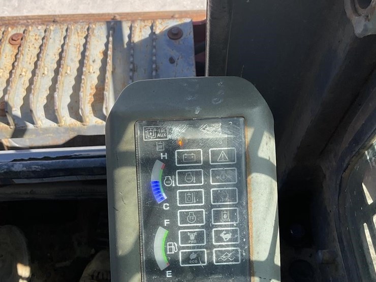 2018-takeuchi-tl8-image-12