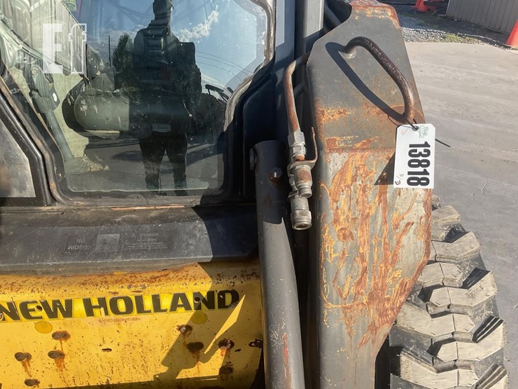 2009-new-holland-l180-image-11