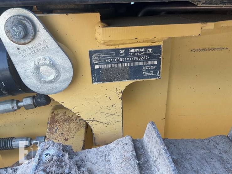 2022-caterpillar-d1-image-19