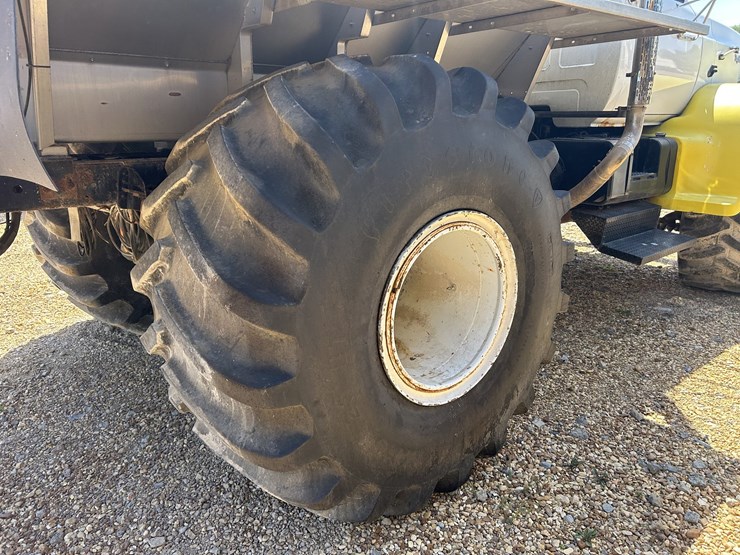 chevy-top-kick-spreader-truck-image-10