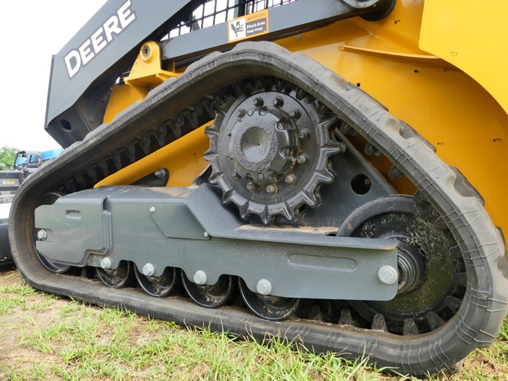 2024-deere-317g-image-5