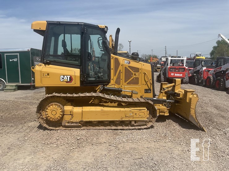 2022-caterpillar-d1-image-5