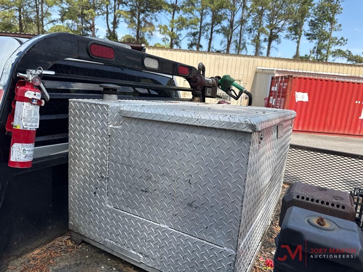 2014-ram-5500-heavy-duty-flatbed-truck-image-12
