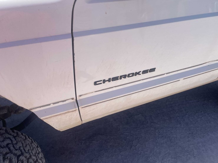 #152-•-2000-jeep-4x4-(has-tx-rebuilt-salvage-title)-image-24