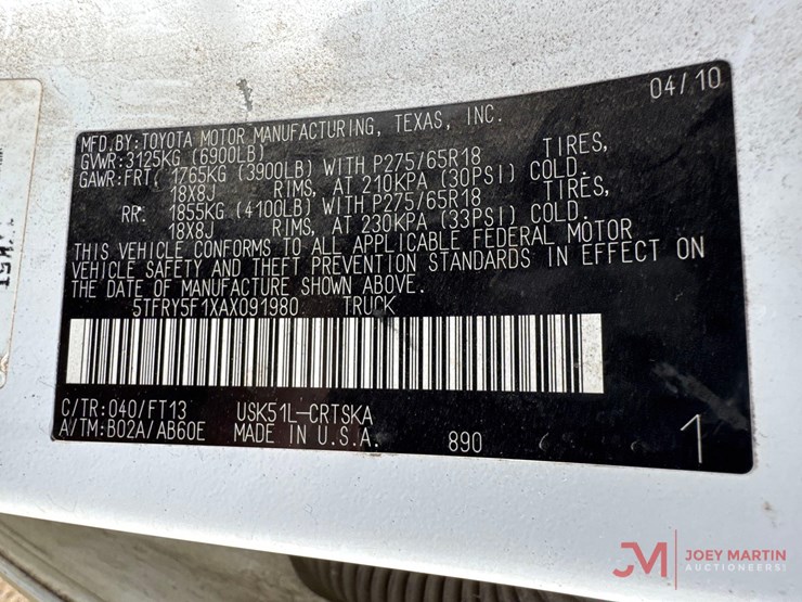2010-toyota-tundra-sr5-image-35
