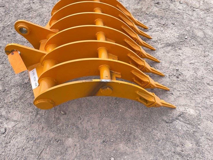 2026-caterpillar-305-image-10