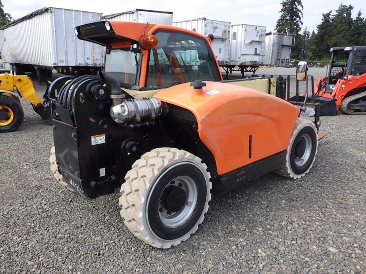 2017-jlg-g5-18a-image-5