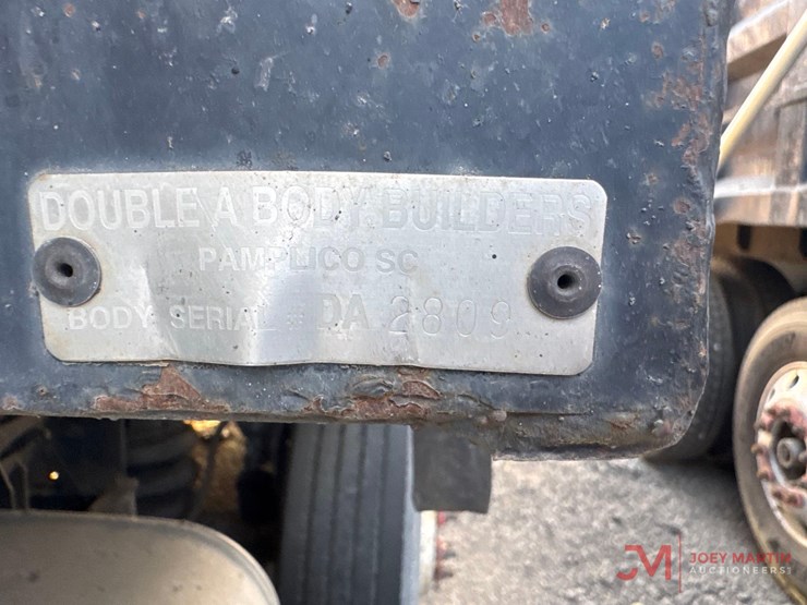 2016-mack-gu713-grantie-tri-axle-dump-truck-image-9