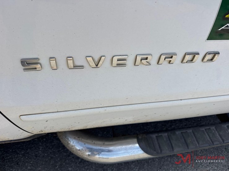 2015-chevrolet-silverado-1500-lt-image-10