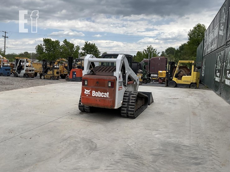 2010-bobcat-t300-image-4