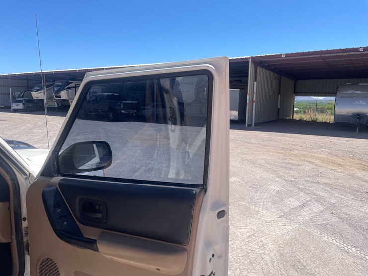 #152-•-2000-jeep-4x4-(has-tx-rebuilt-salvage-title)-image-71