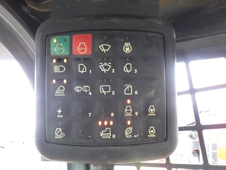 2016-deere-650k-image-47