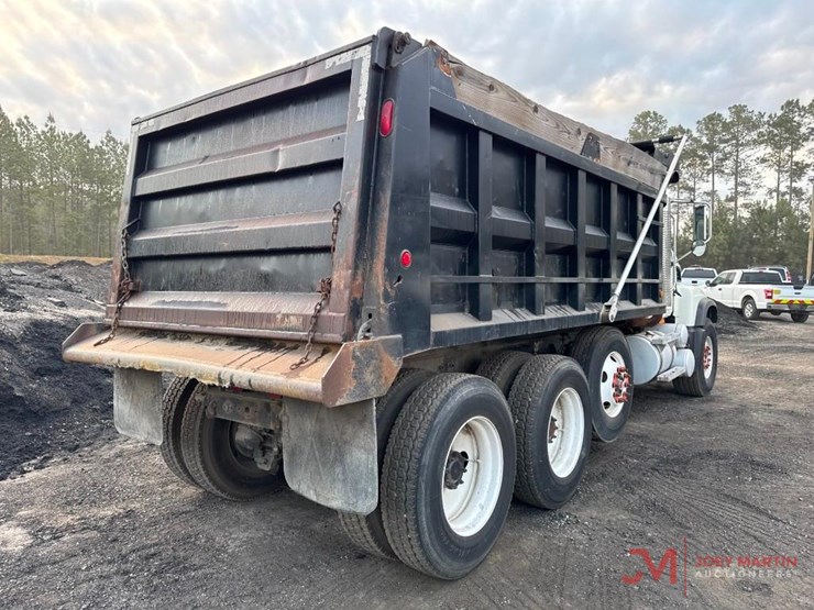 2007-mack-gv713-grantie-tri-axle-dump-truck-image-2