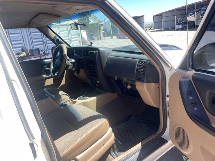 #152-•-2000-jeep-4x4-(has-tx-rebuilt-salvage-title)-image-69