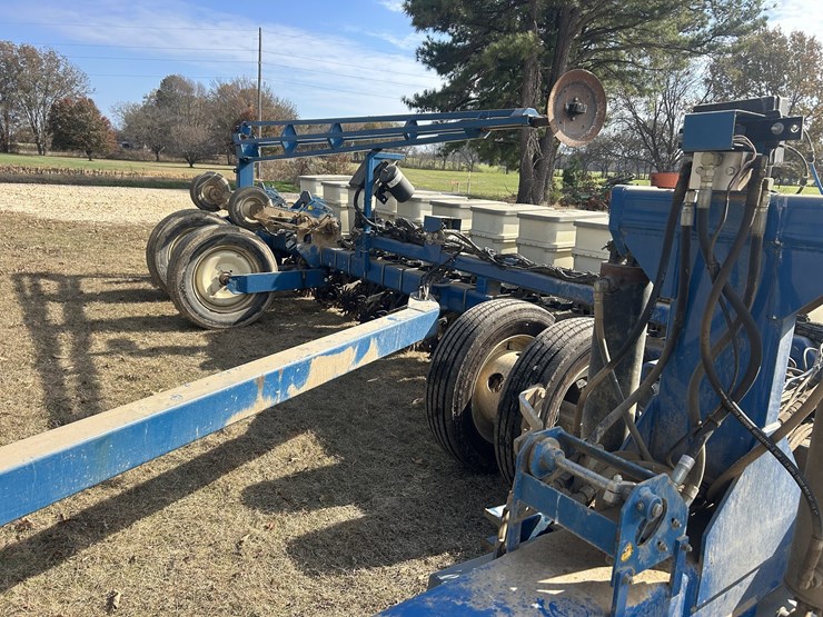 kinze-3700-image-6