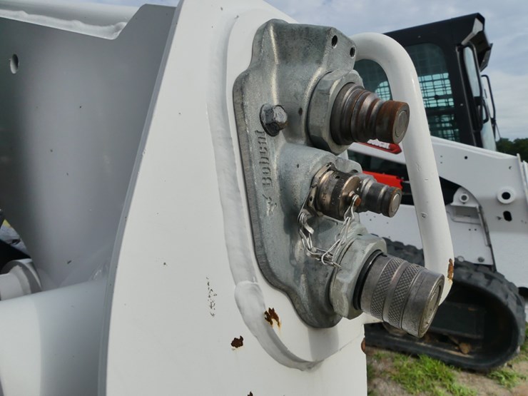 2023-bobcat-t770-image-11