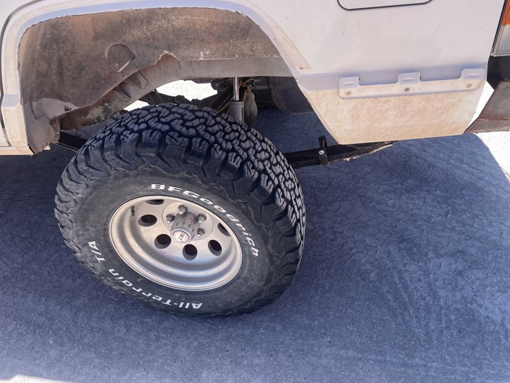 #152-•-2000-jeep-4x4-(has-tx-rebuilt-salvage-title)-image-5