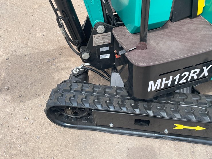 #3005-•-unused-2026-cfg-mini-excavator-image-19