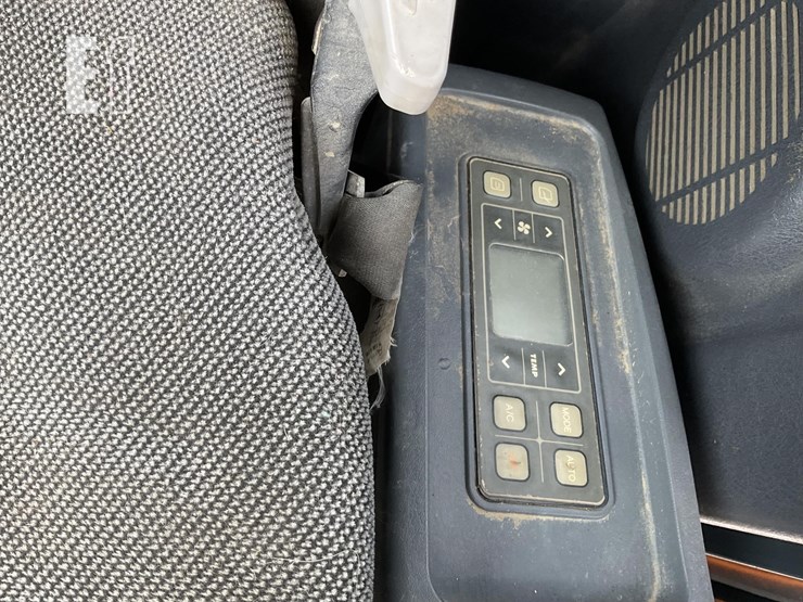 2016-hyundai-robex-55w-9a-image-11