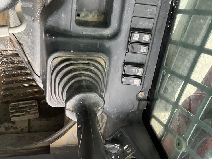 2019-takeuchi-tl10v2-image-15