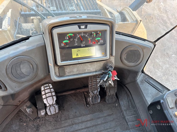 2015-caterpillar-972k-image-20