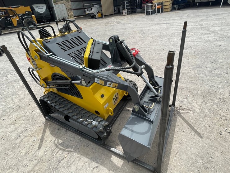 #3054-•-unused-2026-mini-skid-steer-loader-image-7