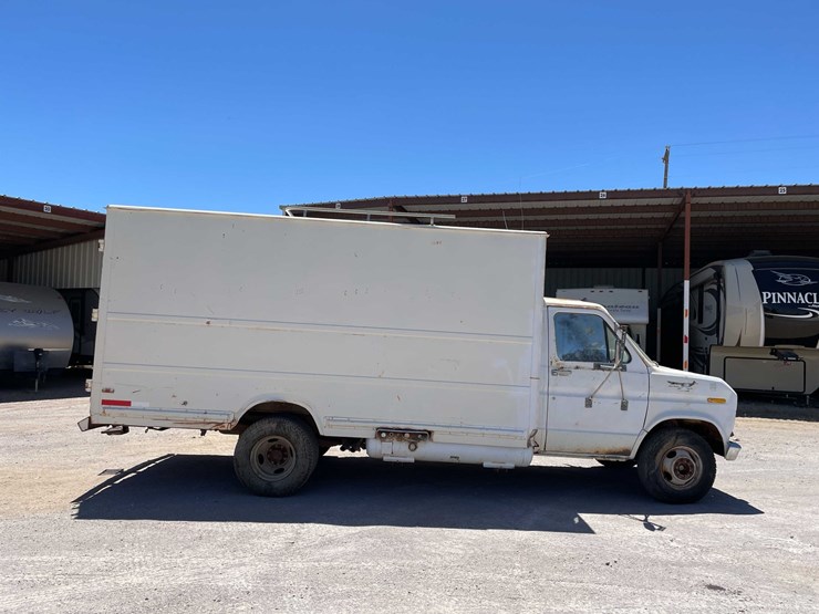#170-•-1977-ford-e-383-box-truck-(has-nm-title)-image-3