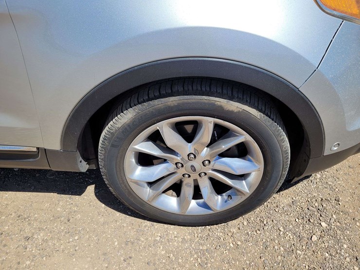 2013-ford-explorer-limited-image-3