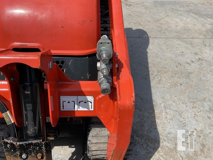 2024-kubota-scl1000-image-13