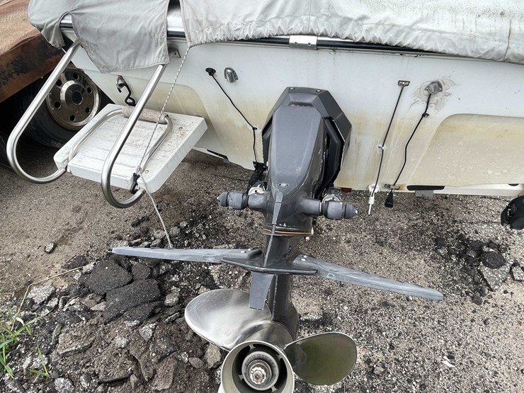 #1489-•-1991-17'-renker-fiberglass-boat-(has-wi-title)-image-24