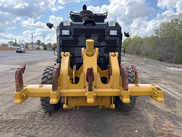 2011-caterpillar-140m2-vhp-plus-image-4