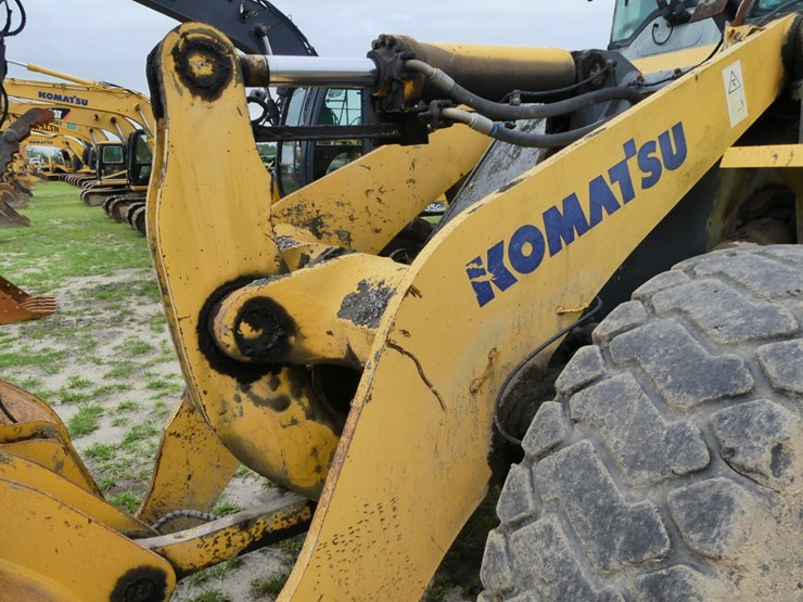 komatsu-wa320-image-11