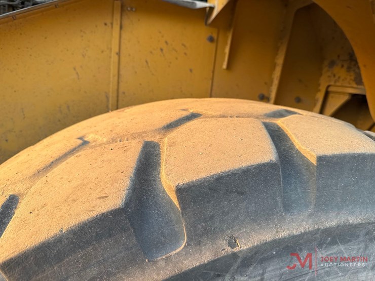 2015-caterpillar-972k-image-14