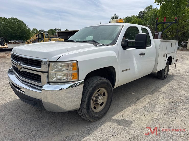 2010-chevrolet-silverado-2500-image-6