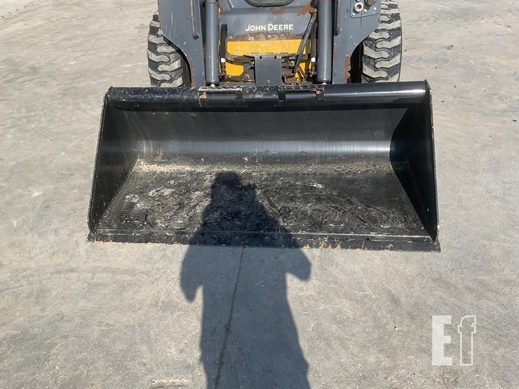 2021-deere-318g-image-9