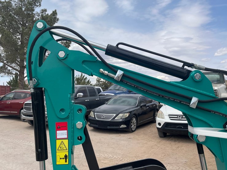 #3005-•-unused-2026-cfg-mini-excavator-image-8