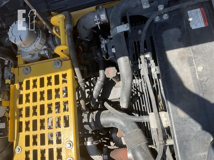 2021-komatsu-pc210-image-19